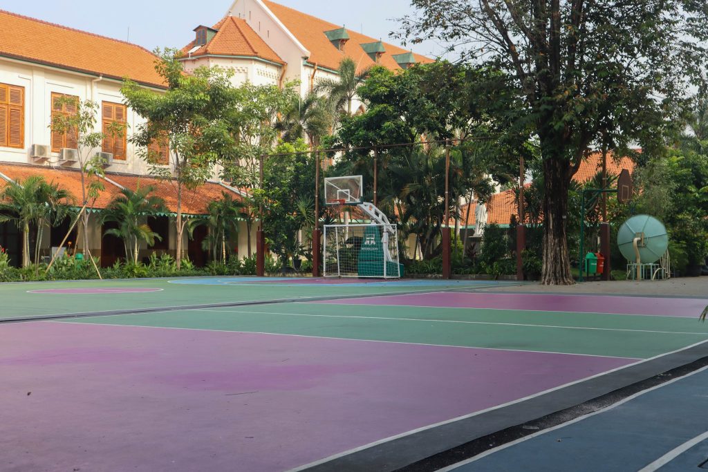 Lapangan Olahraga Yang Luas